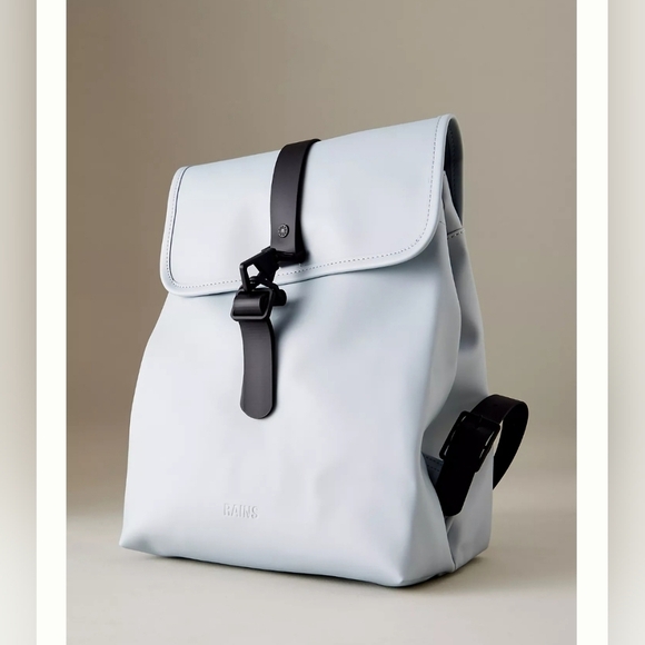NWT, Rains, Bucket BackpacK, in Wins/Black Accents, MSRP $125 - Picture 1 of 12